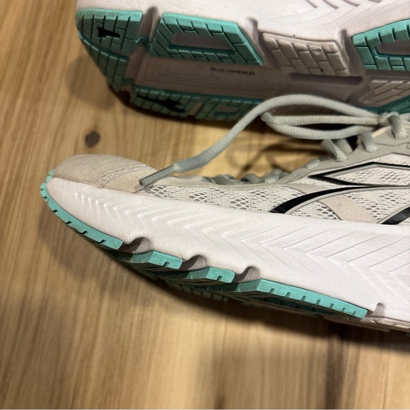 Diadora Womens Mythos Blushield Volo 3 Running Sneakers Size 11 - Picture 5 of 10